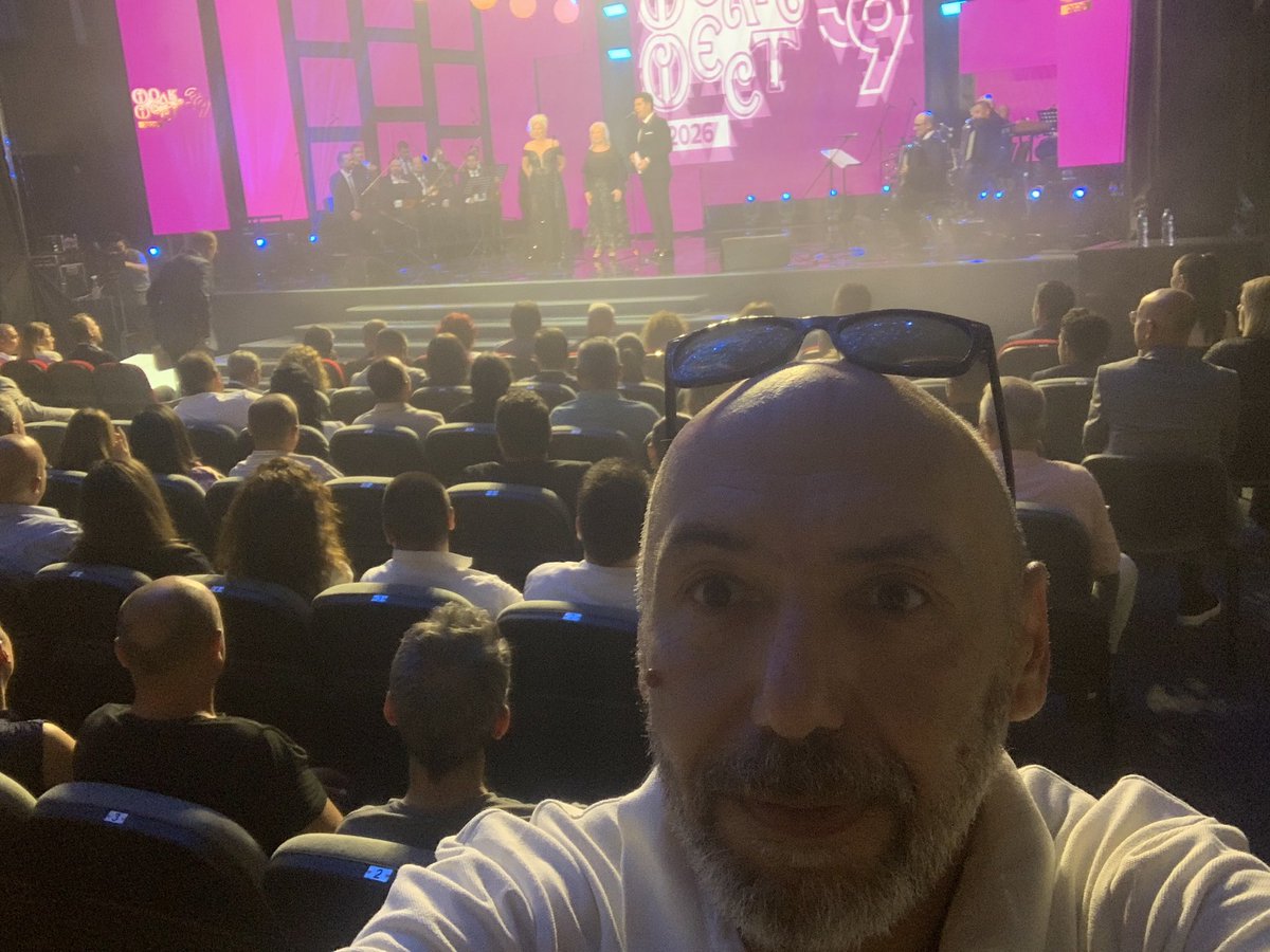 HerrPIPO's tweet photo. Во портфолио да ми влезе дека сем панк и џез сум посетувал и Фолк Фест Валандово https://t.co/fe56QRF6QZ