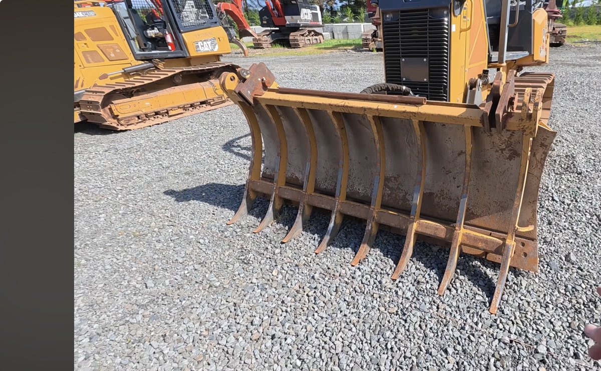 HubbsJR's tweet photo. @CAgovernor @CAL_FIRE Maybe you can get some rakes out on the idol dozers  and actually clean the land  up as it was suggested to you years ago. https://t.co/tYWEFhFQko