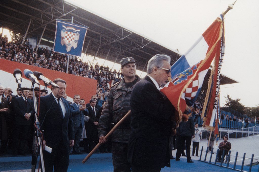 MORH_OSRH's tweet photo. Uoči proslave Dana  #HrvatskaVojska prisjećamo se povijesnih trenutaka postrojavanja Zbora narodne garde 28. svibnja 1991. godine na stadionu u Kranjčevićevoj. 🇭🇷✌️

Hvala vam na hrabrosti, žrtvi i doprinosu u stvaranju samostalne 🇭🇷 i modernih Oružanih snaga RH! 🫡 

📽️ Marko Perić