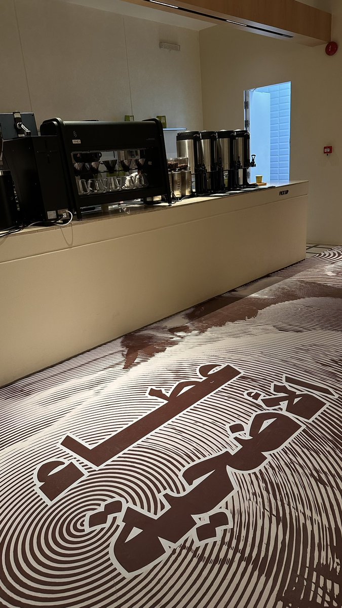 Neill_21's tweet photo. ☕️🔖 ✨ https://t.co/HGrCTxLeGP