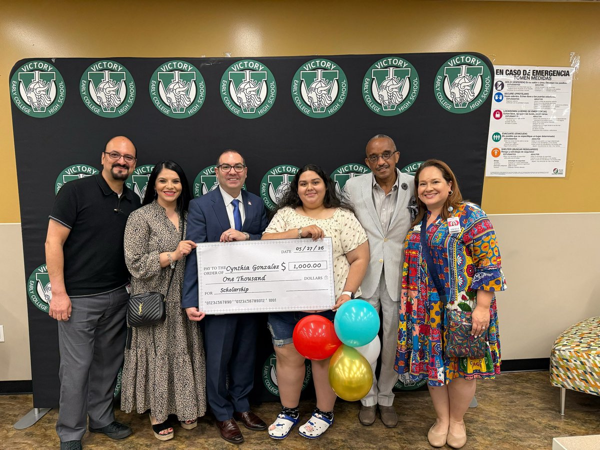 Nochoa_edu's tweet photo. Proud moment for @ALL_in_Aldine as scholarships were awarded to 3 outstanding students — 2 from Victory Early College High School and 1 from Eisenhower HS. ✨
Thank you to our members whose support and generosity continue to make opportunities like this possible for students. 💙 https://t.co/HflLdQIRr8