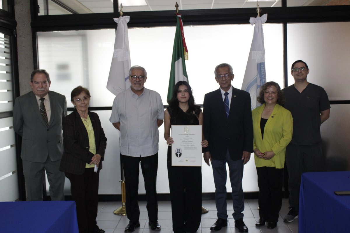 ulm_mx's tweet photo. En Ceremonia de Titulación, el Rector, Lic. Carlos Lemus Muñoz Ledo, en compañía de Autoridades Académicas de la Escuela de Medicina, hace entrega de Título de la Licenciatura en Médico Cirujano  a

M.C. Aranza Reyes Arias

¡Muchas Felicidades!
Les deseamos mucho éxito! https://t.co/CuLlrpaXxc