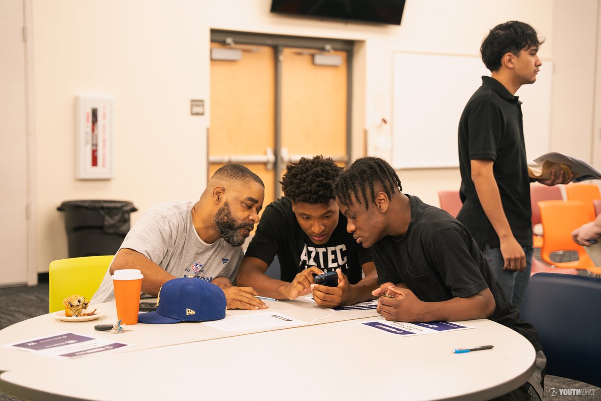 azyouthforce's tweet photo. The internship is secured &amp; the ride is covered thanks to @waymo!

This summer internship season, #AZY is helping teens get to their summer internships through Waymo rides, removing transportation barriers and creating more pathways to opportunity for young people. https://t.co/KFDT7OVDMS