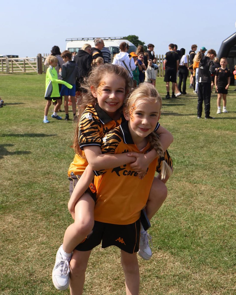 tigerstrust's tweet photo. A fantastic day spent at @Beverley_Races! 🙌

It was great to see so many families and plenty of @HullCity fans, who enjoyed the range of engaging activities on offer. 🐯

A huge thanks to Beverley Racecourse for hosting an amazing community event. 🧡

#hcafc https://t.co/qZCb8v2s41