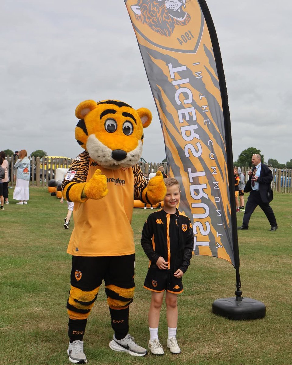 tigerstrust's tweet photo. A fantastic day spent at @Beverley_Races! 🙌

It was great to see so many families and plenty of @HullCity fans, who enjoyed the range of engaging activities on offer. 🐯

A huge thanks to Beverley Racecourse for hosting an amazing community event. 🧡

#hcafc https://t.co/qZCb8v2s41