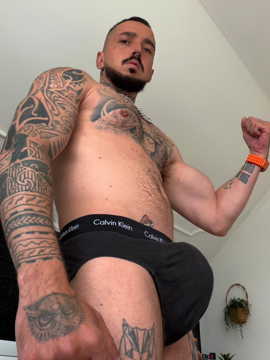 srbmario's tweet photo. Bro has something big down there... 
Check OF 😏 https://t.co/7WHIKmZxQl