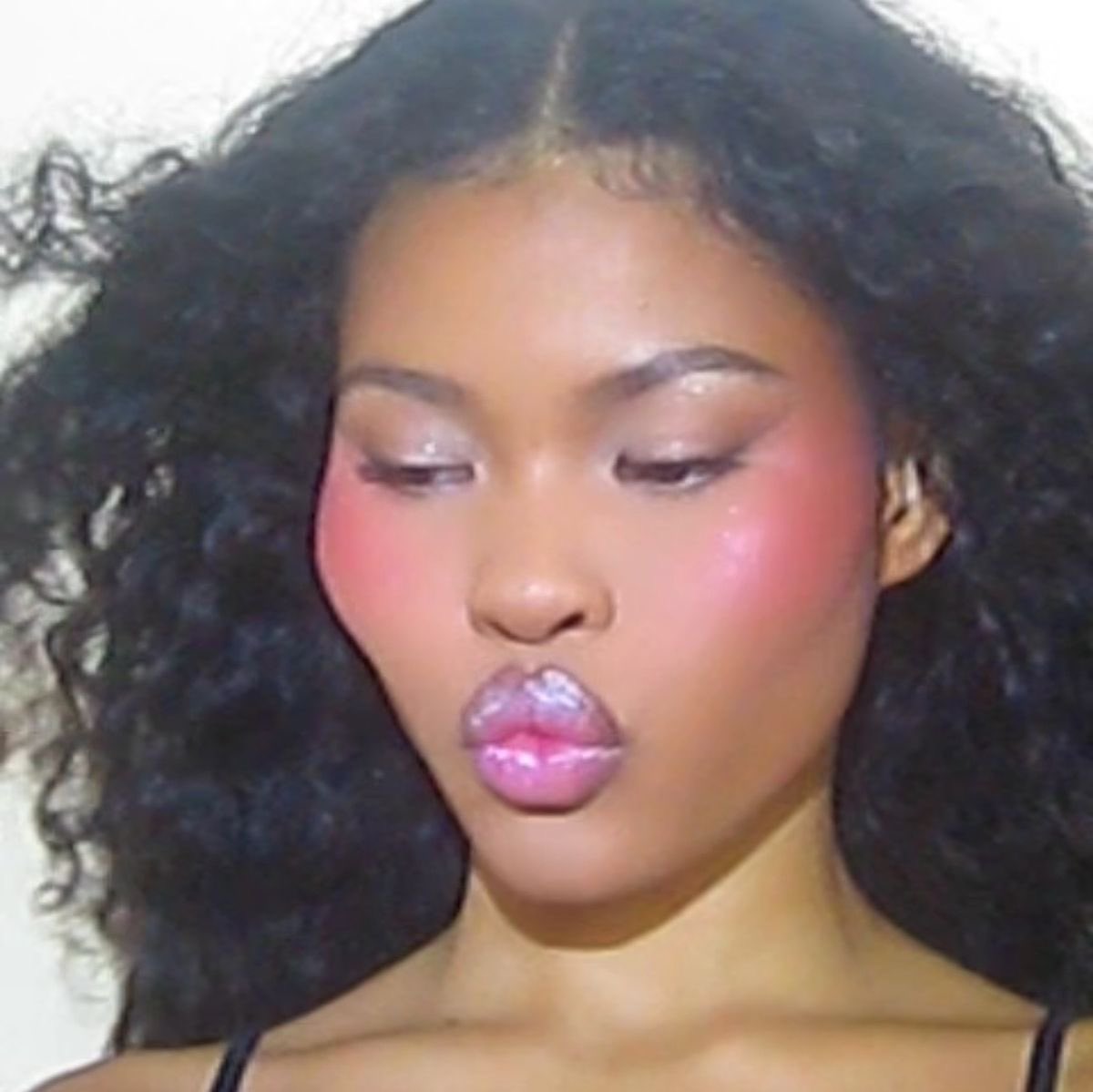 pinkglitterie's tweet photo. The more blush, the better https://t.co/LS3gDwLEu1