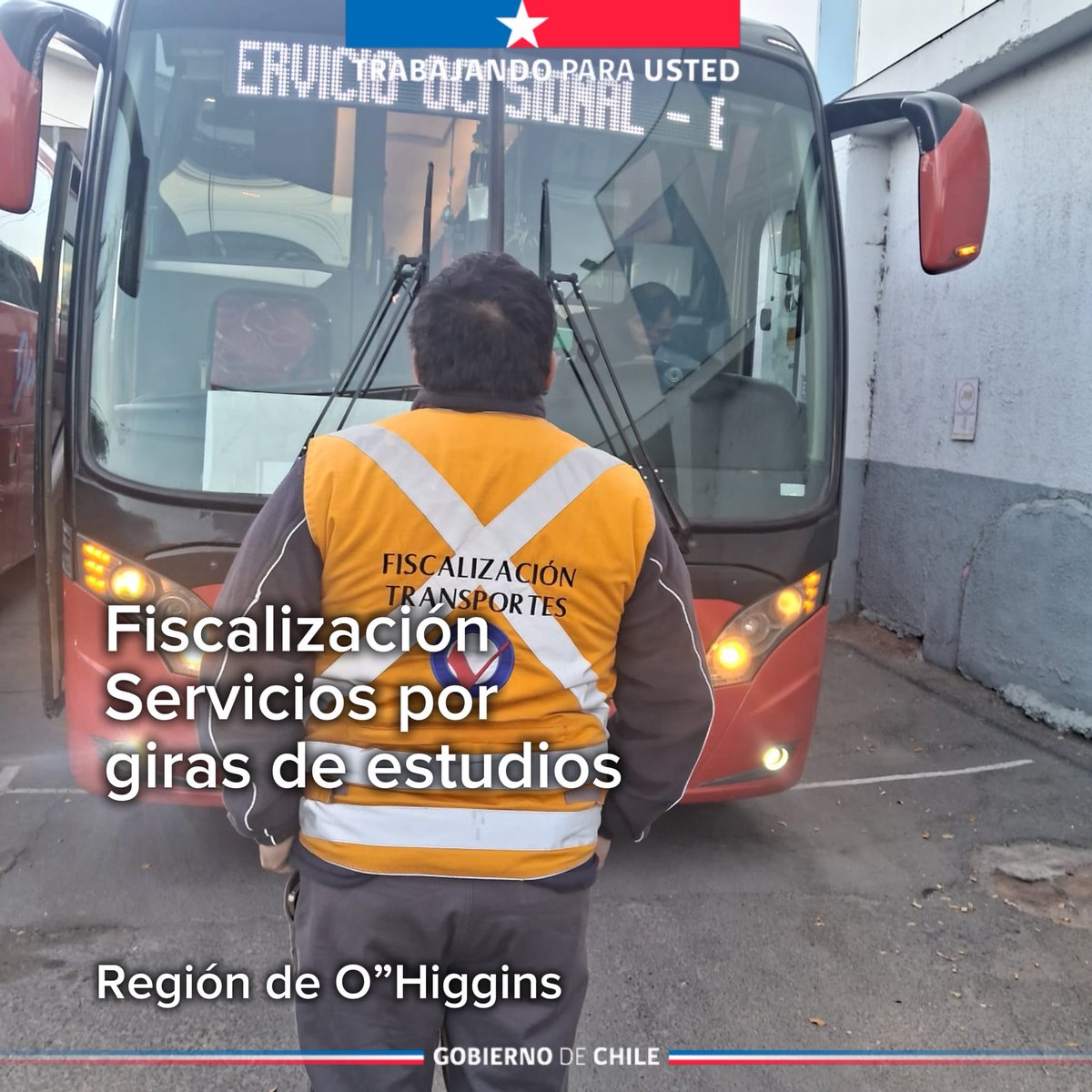 Fisca_MTT's tweet photo. Sabías que los inspectores de @Fisca_MTT pueden controlar el bus que entregará el servicio de transporte de tu hijo para su gira de estudios. Sólo tienes que solicitarlo en https://t.co/J7q7cAkcao para ellos puedan verificar que el bus cumple con las condiciones de seguridad. https://t.co/jVRURZwPc0