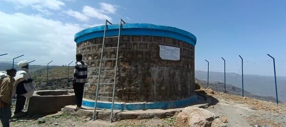 OfficialOrda's tweet photo. 🚰ORDA Ethiopia, with support from the U.S. Government (#BHA), has delivered a solar-powered clean water project for Maryam Tene &amp; Aregay kebeles in Janamora Woreda.
✅ 50,000L storage ✅ 6 public water points ✅ Built in tough mountain terrain https://t.co/UrXlC6ymZ4