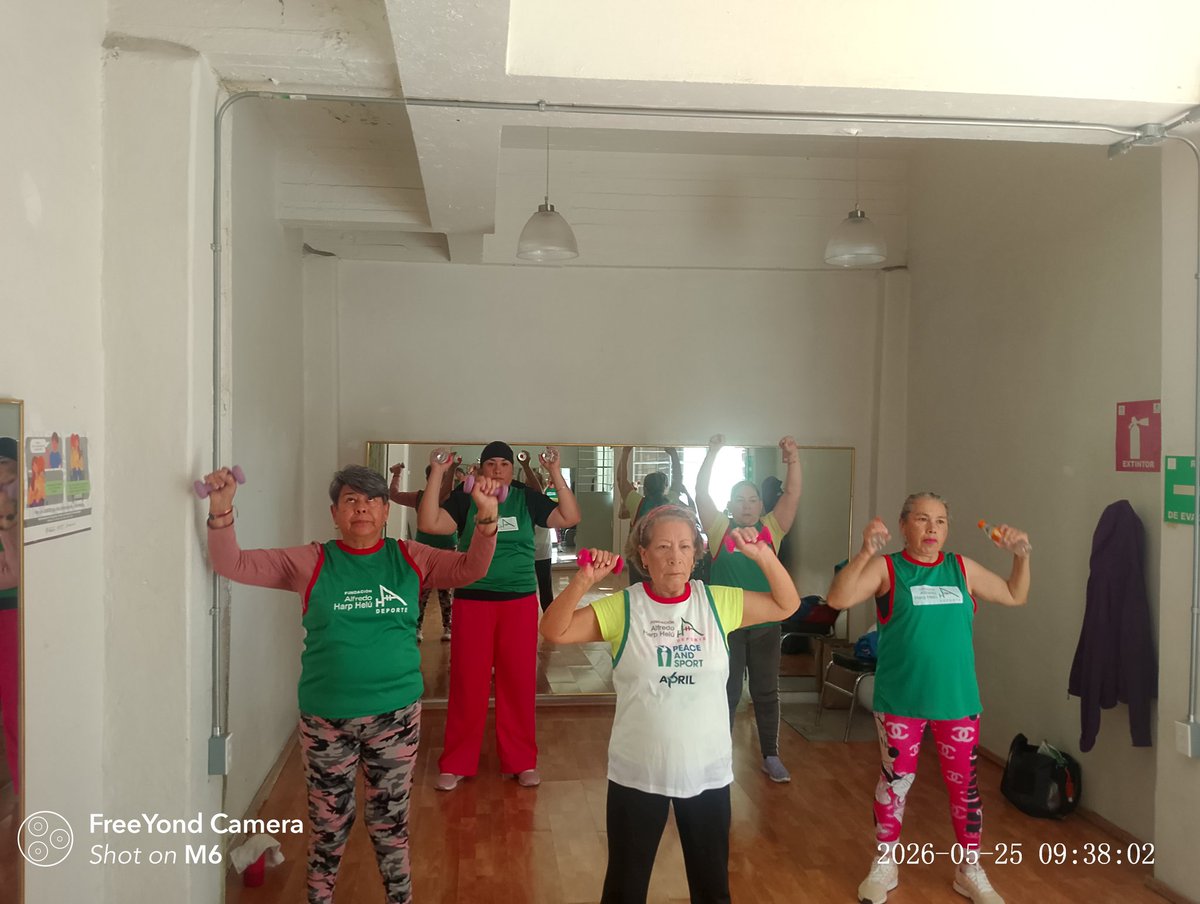 claudiaPin24798's tweet photo. @FAHHdeporte  Claudia Piñon ,  Promotora Voluntaria de la Fundacion , Nos Seguimos Moviendo porque nuestro Compromiso es con México . 
Centro Cultural Balbuena 2 https://t.co/PyjHyVm2Bb
