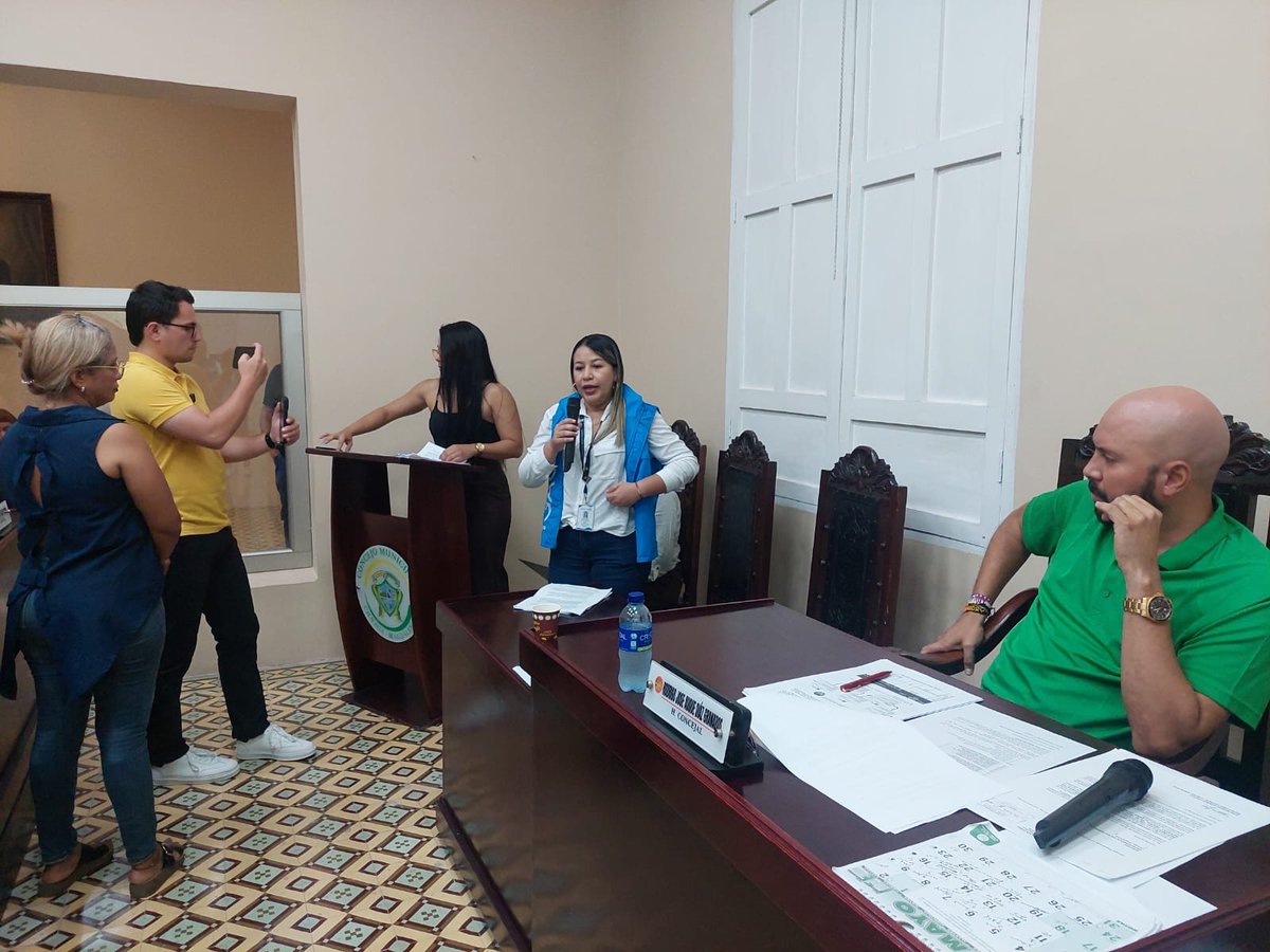 igacColombia's tweet photo. ▶️Nuestra Dirección Territorial Magdalena participó en sesión convocada por el Concejo Municipal de Ciénaga para socializar la implementación de #CatastroMultipropósito en el territorio.

Durante el encuentro brindamos claridad sobre la transparencia del proceso y resolvimos inquietudes relacionadas con las metodologías utilizadas y las estrategias de socialización para integrar a las comunidades en el desarrollo de la actualización catastral.🙋‍♀️🙋‍♂️