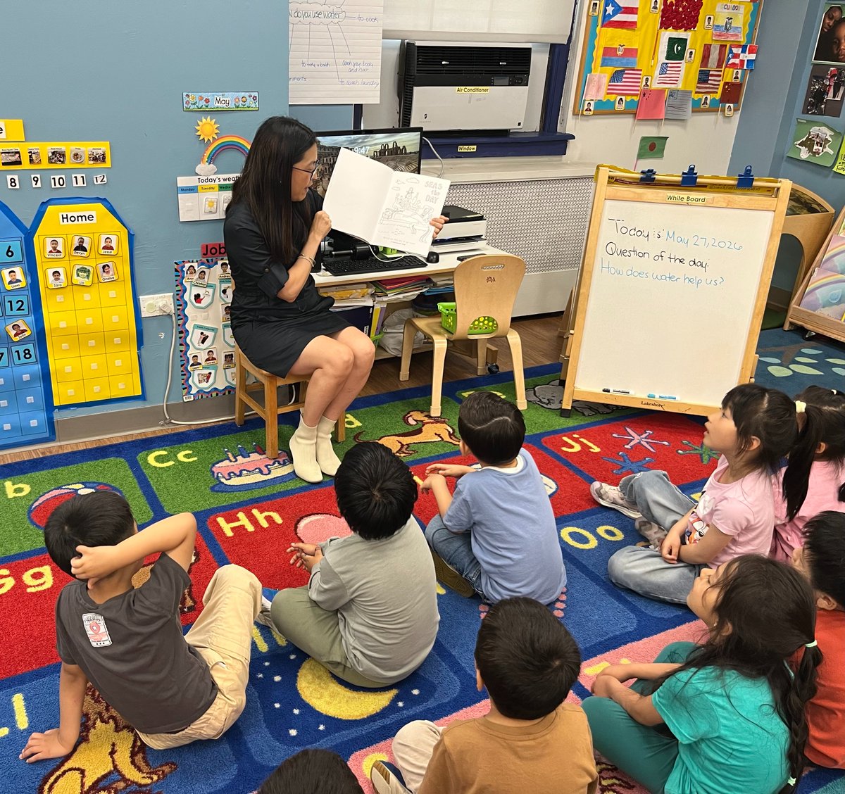 NYCEDC's tweet photo. Happy Child Care Provider Appreciation Month! NYCEDC Interim President and CEO Jeanny Pak visited Flushing YMCA for a special story time. Thank you to the child care providers who give our little New Yorkers a safe place to learn, grow, and play. Your work is essential🌟 https://t.co/2AKZfsduaO