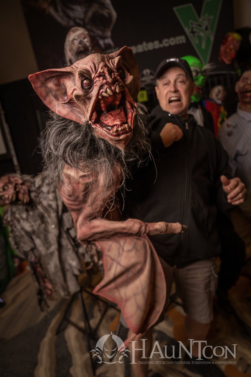 hauntcon's tweet photo. From hands-on classes and a packed vendor floor to networking mixers, the Saturday Night Costume Ball, and the iconic Haunt Tour – this is where the industry comes to learn, connect, and celebrate what we do. https://t.co/cGResUmLxO