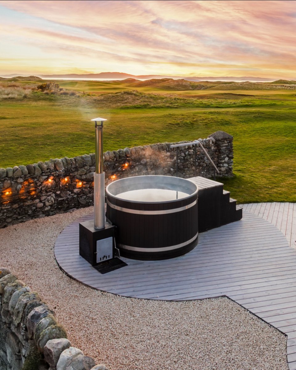 TheMachrie's tweet photo. The Wild Garden 🌿
Set against the Hebridean landscape, The Wild Garden is home to two wood-fired hot tubs, a cold plunge tub and an outdoor sauna. Soothe aching muscles after a day of exploring Islay and soak in the panoramic views across Laggan Bay.

Find out more. Link in bio. https://t.co/N244EXyK6A