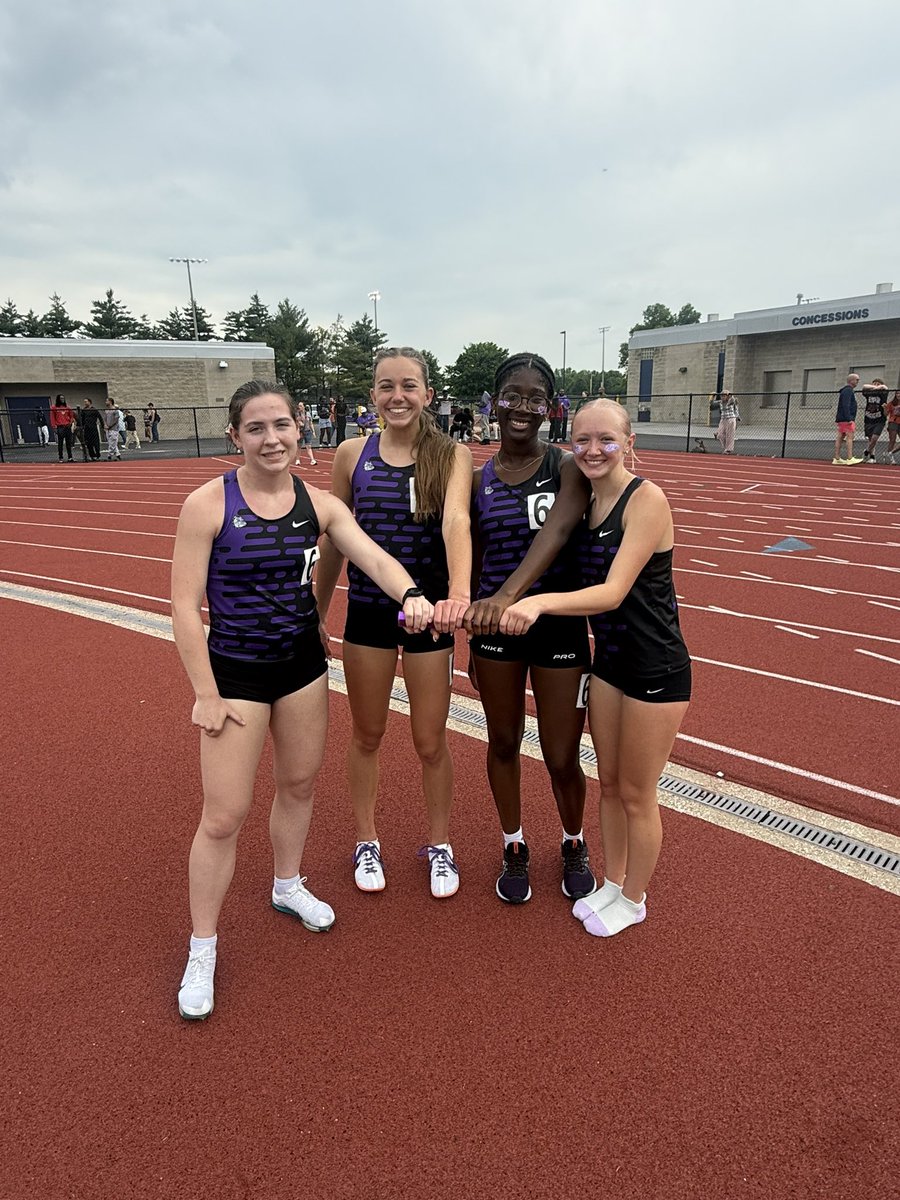 BHSDogsTrack's tweet photo. 4x800 Relay with a season best to start the Regional meet! 

Grace Adamowicz 2:19
Brinley Yoder 2:26
Vashti Parker 2:27
Aly Ewing 2:24 

9:39.11💥⚡️ https://t.co/8Mo1lkEnU9
