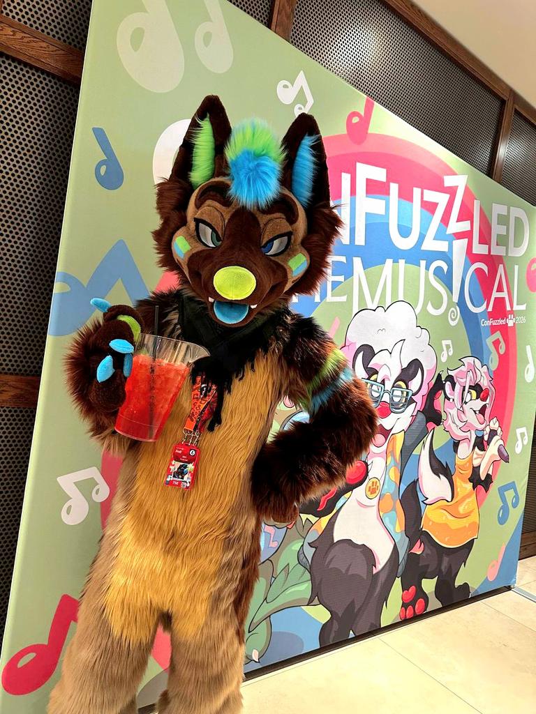 Shep_Dex's tweet photo. Home safe from ConFuzzled. 😴

Thank you to everyone who interacted with me and helped make the con a memorable one 💚💙 https://t.co/f0CLcytnMG