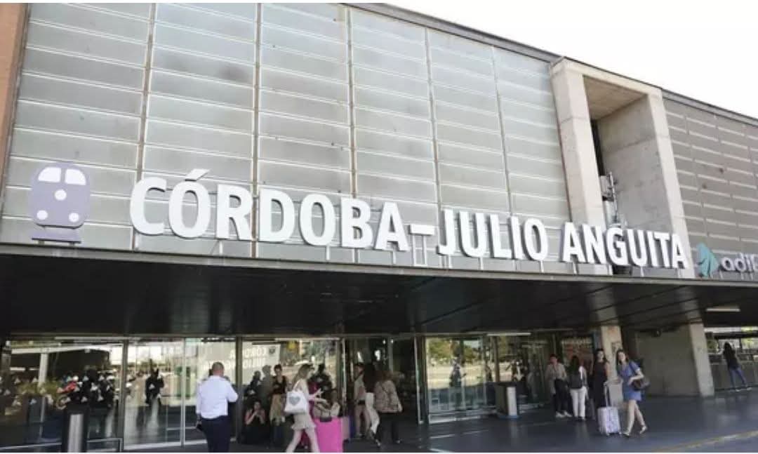 FelipeAlcarazM's tweet photo. Estación Julio Anguita. No pierdas este tren. https://t.co/oXFWRtynFm