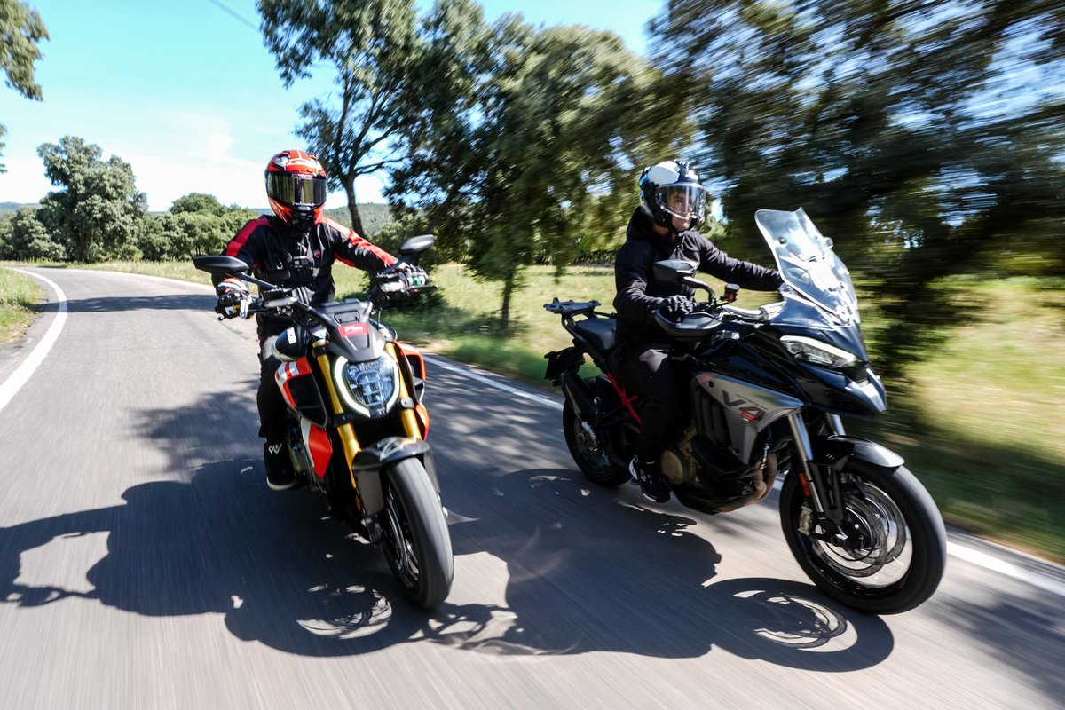 CarlosCheca7's tweet photo. De ruta junto a Iker Lecuona antes de vivir el fin de semana del @WorldSBK en @Motorland!
De Alquezar a Huesca pasando por el Salto de Bierge y el Castillo de Montearagón acompañados por el joven de Sportbike Gonzalo Sanchez.
@WorldSBK #WorldSBK
@Ducati @ducatiesp  @Ducaticorse https://t.co/ezqQcZp9ed