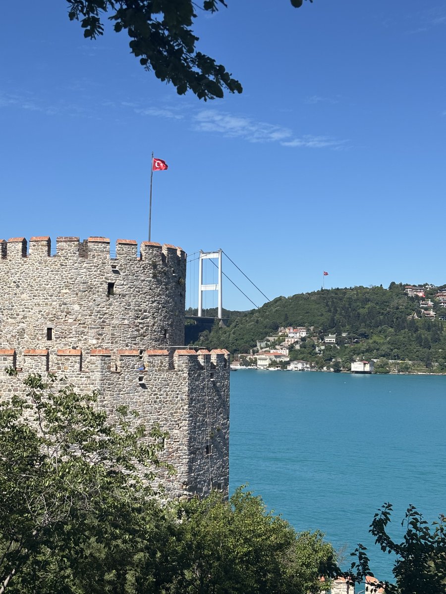 mooninthenightt's tweet photo. Gözümün denize, maviye ve yeşile doyduğu bir gündü. Sanat değil de ne? 🫶🩵 https://t.co/pc4pbfUe9M