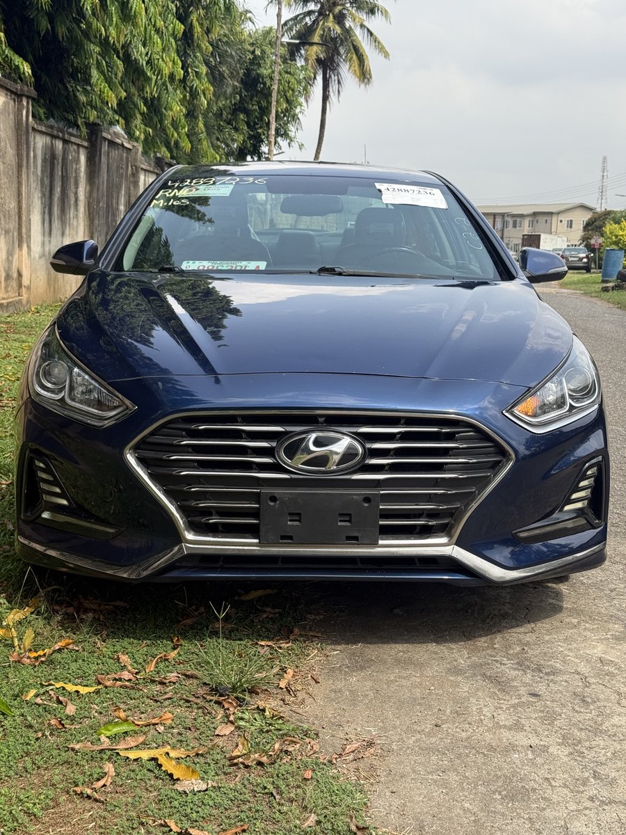 tolarryautos's tweet photo. Pre-Owned 2018 Hyundai Sonata

Navy Blue | Leather Interior | Clean Title
Custom Duty Paid ✅

Features: Push Start | Blind Spot Monitoring (BSM) | Apple CarPlay | Voice Command 

₦17M

📍Lagos, Ikeja. https://t.co/CC3CEuJ9O6