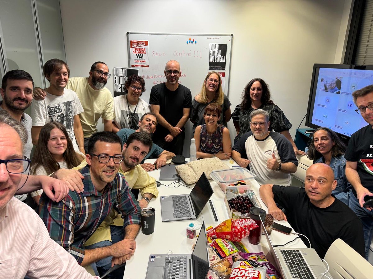 Comite_ELMUNDO's tweet photo. Los delegados y delegadas de los comités de empresa de @unidadeditorial pasaremos la noche en la redacción del periódico para reclamar una subida salarial ya. 

#UnidadEditorialNosQuitaElSueño 
#EnVelaporELMUNDO https://t.co/kt6flBPMkO