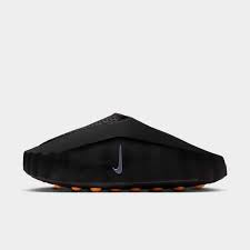joscorte's tweet photo. @gabodelascasas @YoSoyImitador @LaLuciernaga @risalocahumor @cesaralo la nueva tecnologia de nike para el mundial ya estamos en modo mundial todos los jugadores de brasil llegaron a la concentracion con estas sandalias https://t.co/kr7V37btYt