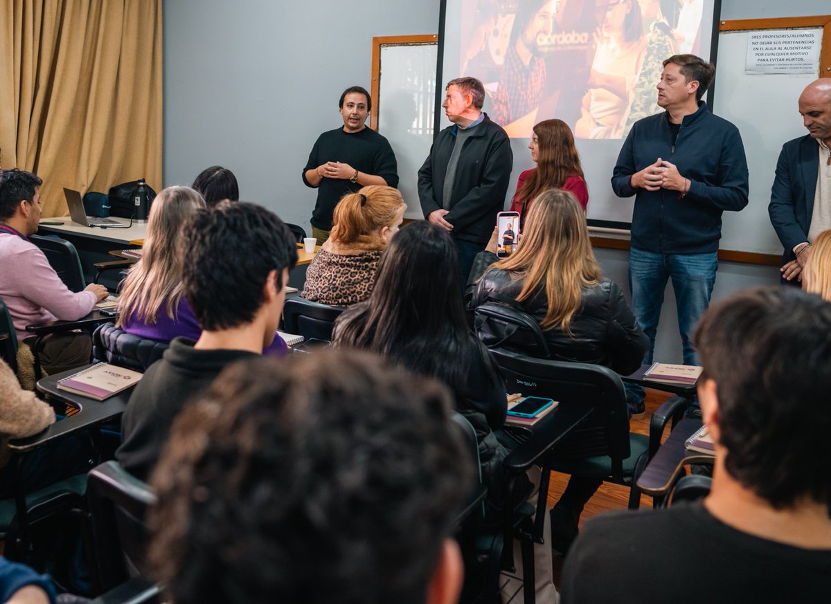 David_Consalvi's tweet photo. 🧑💻 El futuro se construye con #Innovación, conocimiento y trabajo conjunto 🧠
Gran orgullo de participar del primer encuentro del #TechCamp Nodo Córdoba del programa #MentesTransformadorasLab. Un laboratorio federal diseñado por la Fundación Nobleza Obliga junto a AXION energy, que busca acercar herramientas de inteligencia artificial, innovación y desarrollo a PyMEs, cooperativas y organizaciones sociales.
🗓️ Se desarrollará los días 27, 28 y 29 de mayo.
📍En el predio de la Universidad Tecnológica Nacional (UTN) Regional Córdoba.
🫂 Cuando el sector privado, las universidades, las organizaciones y el Estado trabajan en conjunto, el progreso es posible. Por eso, desde el @gobdecordoba seguimos apostando al conocimiento, la producción y la innovación como motores de crecimiento.