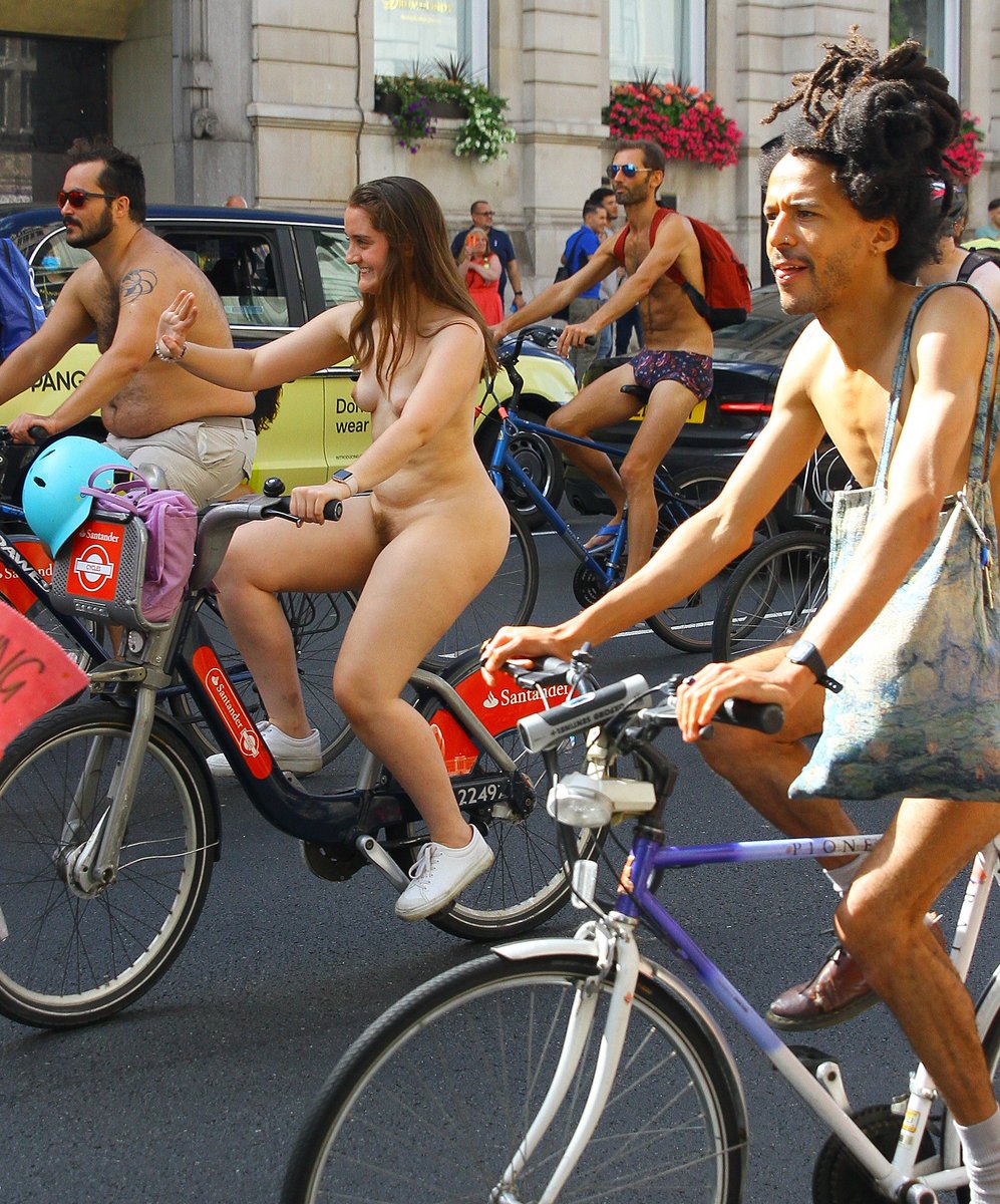 MrFunkDooby's tweet photo. A wave to the spectators, London Naked Bike Ride 2021. #wnbr https://t.co/371CKSg0Rl