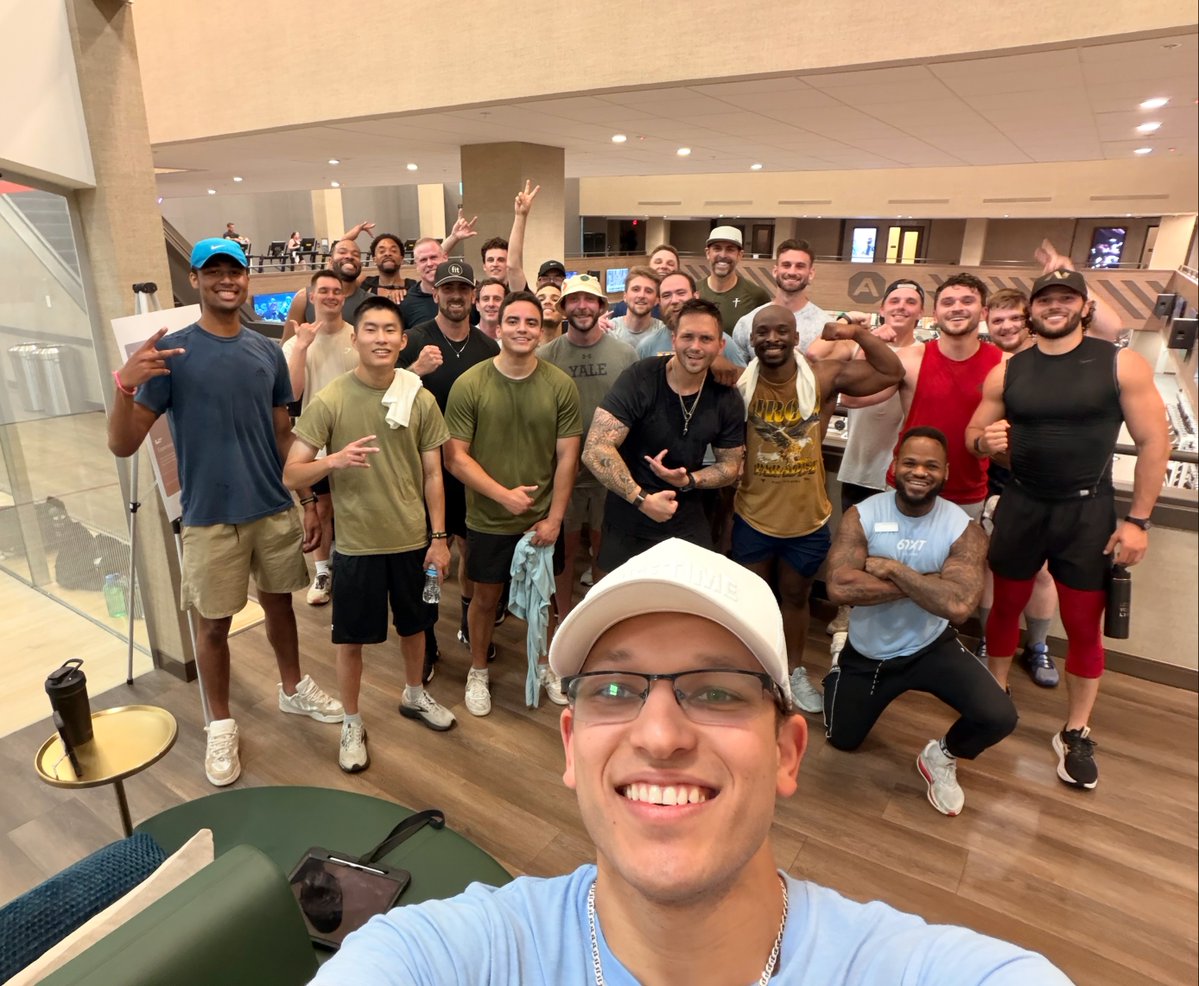 LeadershipMin's tweet photo. Outstanding workout/devotional time with Iron Sharpens Iron this morning at Lifetime Fitness in Sandy Springs. Thanks to @ethan_cortazzo of Get Networked for putting this on. Great to be a part of a workout and then dive into the Word! https://t.co/8XqOIXW0c8