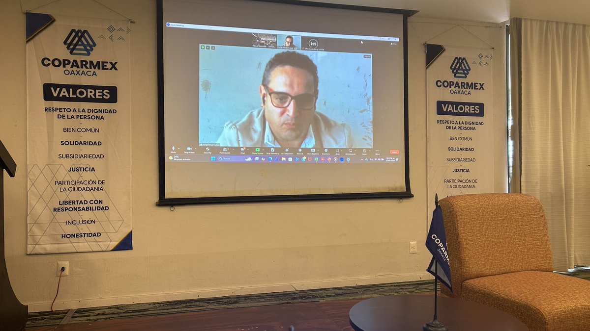 Coparmexoaxaca's tweet photo. 🚀 Realizamos el Desayuno Empresarial “Innovación y Competitividad: El rol de la IA en las MiPyMEs”.

Gracias a nuestros ponentes Jorge Leopoldo Reyes Casas, Presidente del Comité CRECE MI NEGOCIO de COPARMEX Nacional, y Marco Samuel López Benítez, Cofundador de GOJI Systems. 🤝 https://t.co/UtDZTg19Xd