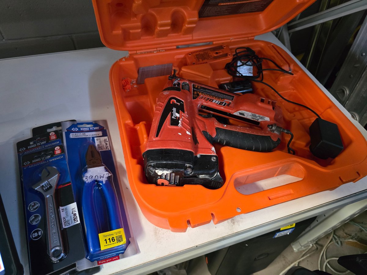ThorntonAuction's tweet photo. 🚔 Police Auction Tonight! 🚔
Bikes, tech, jewellery, scooters &amp; more.
⏱ Closes from 6pm (staggered)
👀 On-site viewing from 9:30am
💻 Bid now: https://t.co/p7IWNmKN9Q
#Auction #AuctionLife #Bid https://t.co/XrZtiCan5w