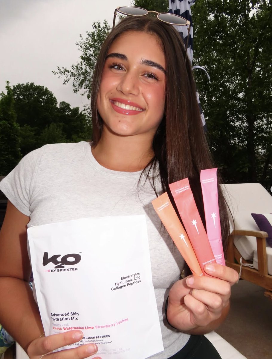ahack3tt89's tweet photo. New Postgame campaign drop: @KylieJenner’s k2o 

Kylie’s latest launch blends functional beauty with hydration. Our team put it in the hands of hundreds of college athletes who balance sport, school, and social life. Follow along as we take it straight to campus through their socials.