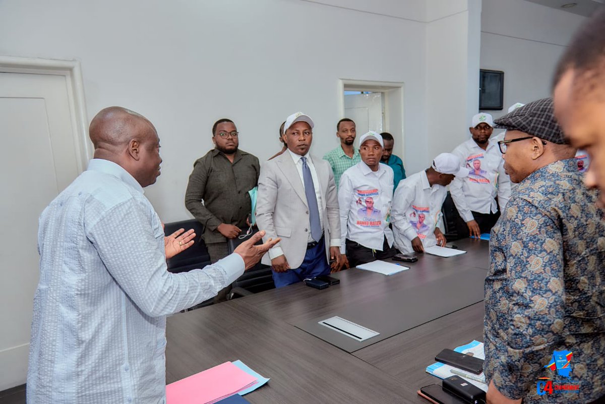 Newscd15's tweet photo. #RDC : Suite à l’actualité politique que traverse notre pays, le Collectif des Activistes Nationalistes a répondu à l’invitation aux consultations initiées par l’Honorable Augustin Kabuya, dans le cadre de la Coalition C4.

Les échanges ont principalement porté sur la situation sécuritaire dans l’Est de la RDC, la Coalition C4 ainsi que le débat autour de la Constitution.

Au cours de cette rencontre, le Secrétaire général a rappelé que la Constitution de 1992, élaborée par les Congolais eux-mêmes lors des travaux de la Conférence Nationale Souveraine, constituait une base importante pouvant être adaptée aux réalités actuelles. Ces travaux avaient malheureusement été interrompus par l’entrée de l’AFDL, conduisant par la suite à l’élaboration de l’actuelle Constitution, largement issue des compromis entre belligérants.

De son côté, le Collectif des Activistes Nationalistes a formulé plusieurs recommandations relatives à la bonne gouvernance de la République dans différents secteurs de la vie nationale, tout en présentant sa position sur la question constitutionnelle.

Le Collectif reste disponible pour une nouvelle rencontre avec les responsables du parti présidentiel afin d’approfondir les échanges dans un esprit de collaboration permanente.

Notre combat n’est pas celui de la division, mais celui d’un Congo plus stable, mieux organisé, plus souverain et davantage proche de son peuple.

Nous voulons être des partenaires de solutions, des relais de sensibilisation et des acteurs du changement.

(Cellcom https://t.co/HUiToFhr6T)