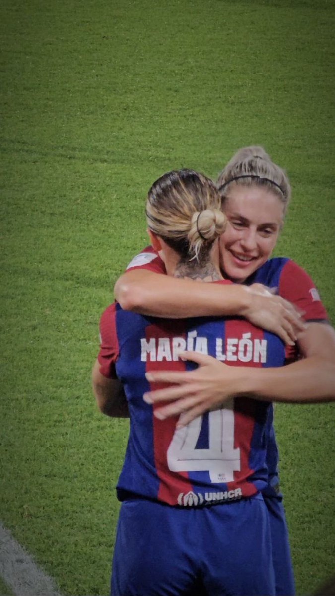 chivis_rios's tweet photo. En unos años podremos decir much@s que tuvimos el placer de haber visto jugar juntas a Mapi León y Alexia Putellas en el Barcelona 🥹🥹💙❤️ https://t.co/e2CSDkduOn