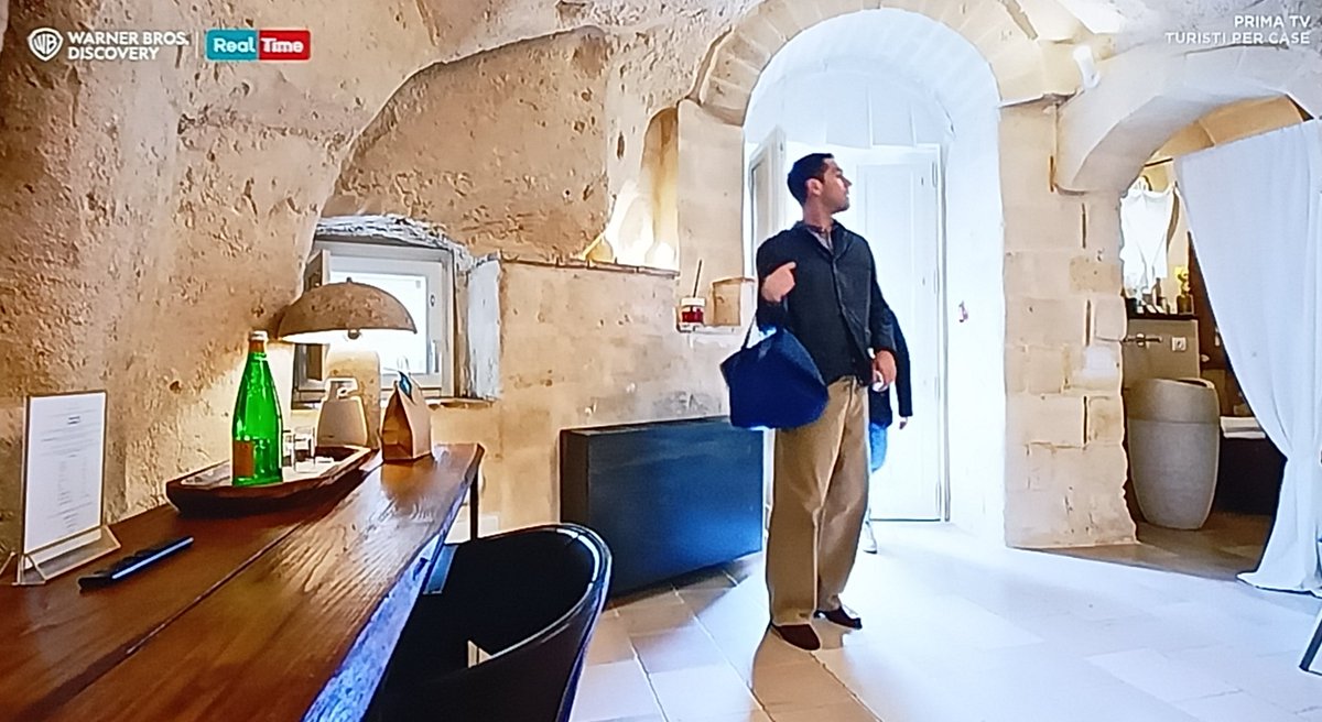 TheSkyisgreen6's tweet photo. Che bella la camera di Tommy.
In realtà lo sono tutte.
#TuristiPerCase https://t.co/8SOaWVLeRW