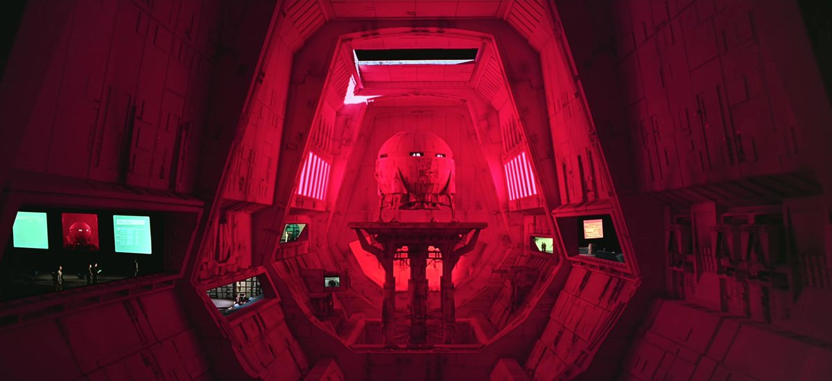 baileylikemovie's tweet photo. It still just breaks my brain that 2001: A Space Odyssey came out 58 years ago. Like imagine sitting down in a theater in 1968 and seeing this shit https://t.co/oNhCVZfTQy