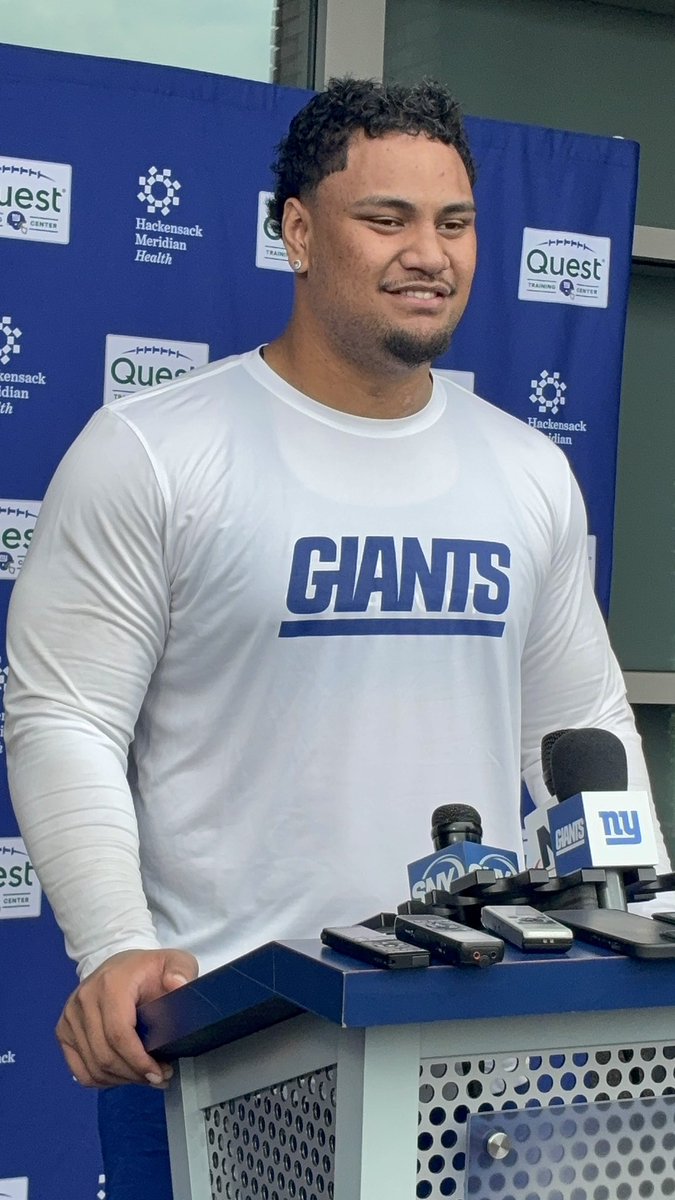 art_stapleton's tweet photo. Giants offensive lineman Sisi Mauigoa, the No. 10 overall pick in the 2026 NFL Draft, has signed, NYG announced.  His four-year, fully guaranteed rookie deal worth about $30.958 million, including a signing bonus of $18.9 million, plus a fifth-year team option, per source. https://t.co/BzONkOE0Fj