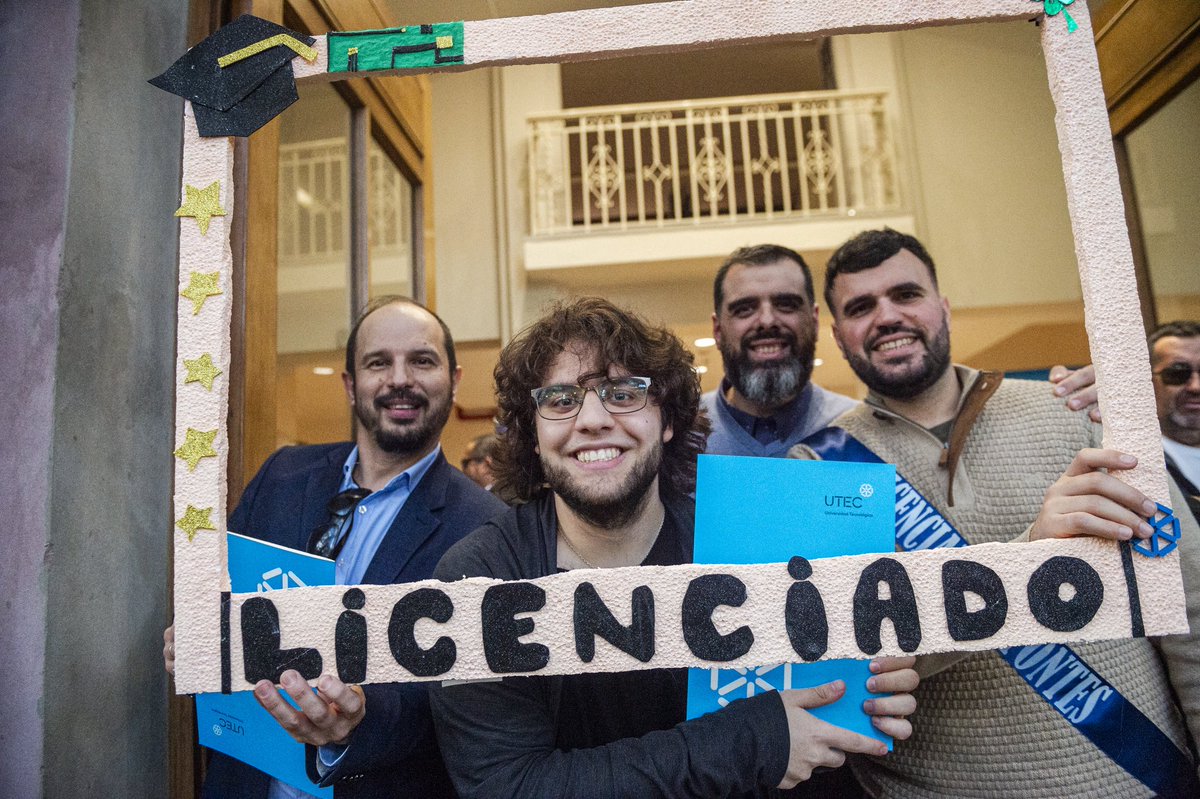 UTECuy's tweet photo. Detrás de cada título hay esfuerzo, familia y comunidad 🎓

Celebramos las titulaciones de UTEC Centro-Sur en Durazno, junto a nuevos profesionales que aportarán soluciones ambientales, energéticas y digitales a la región.

¡Felicitaciones! ✨ https://t.co/eZe8DlM4Yi