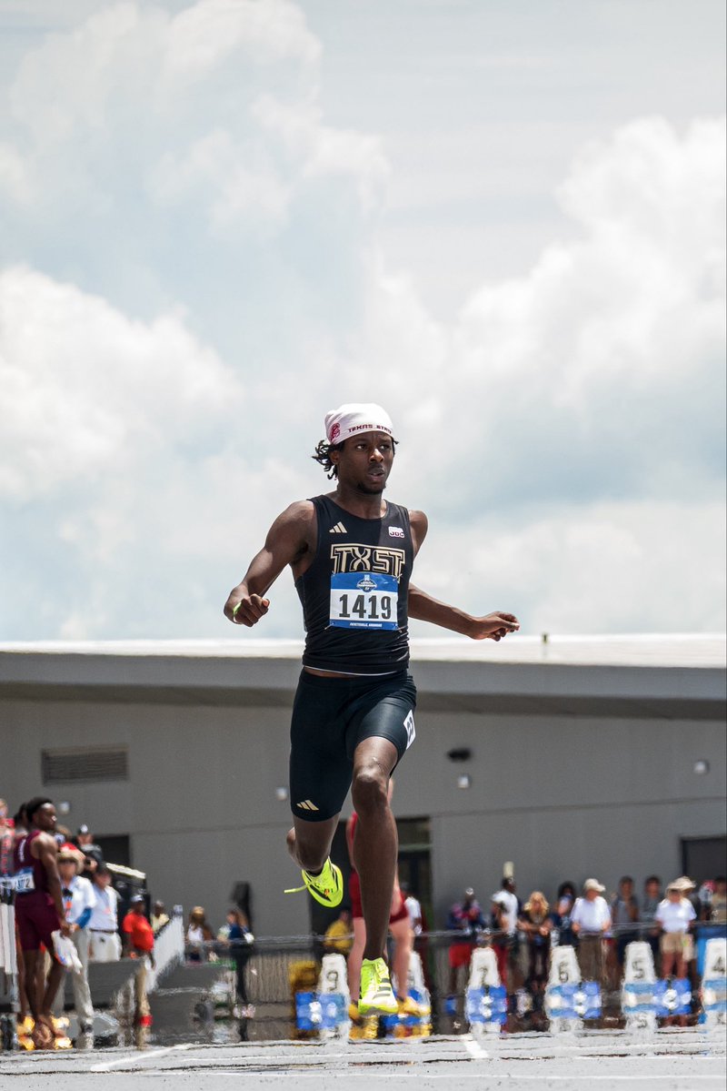 TXStateTrack's tweet photo. JA’SHAUN ADVANCES TO ANOTHER QUARTERFINAL 😼🔥

Ja’Shaun Lloyd runs a wind-aided 10.19 in the 100m to advance to Friday’s quarterfinal at 6:35pm ⚡️

#EatEmUp https://t.co/W3MWn2AhNf