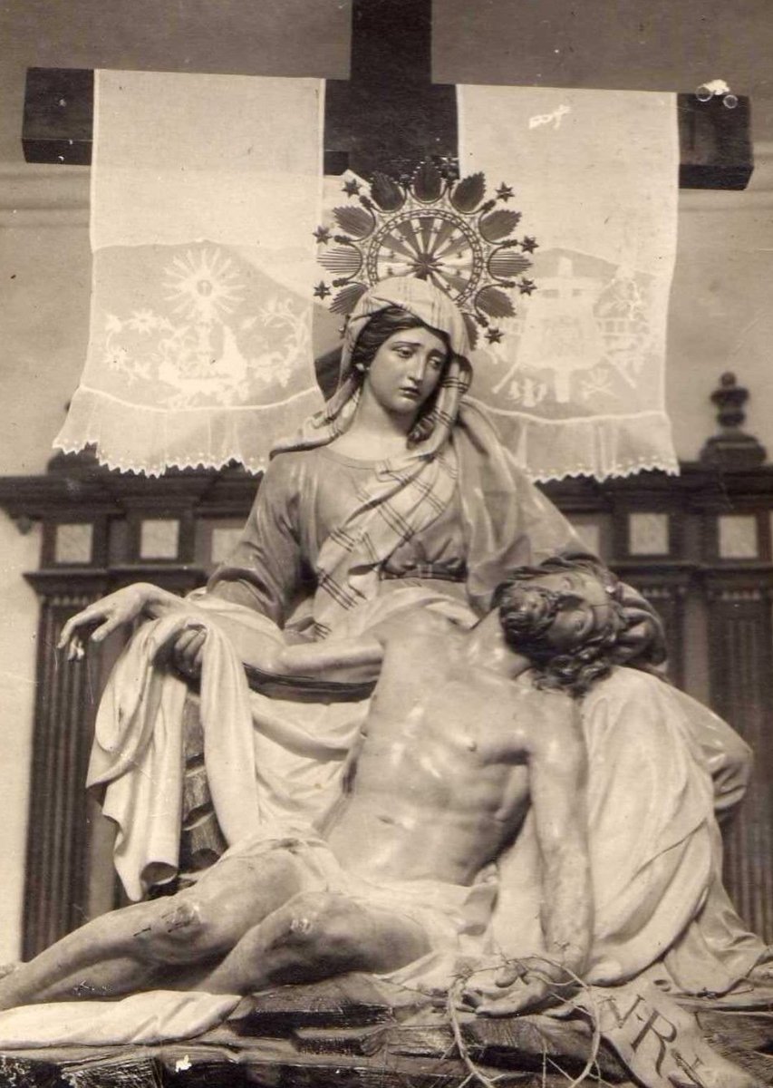 rabasco32's tweet photo. Una evolución estética del conjunto de Juan Adán lo tenemos en el grupo almeriense de Huércal-Overa de la Hermandad del Paso Blanco.

Esta magnífica pieza fue realizada por Francisco Bellver en torno al año 1850. https://t.co/b1T9H6H1v7