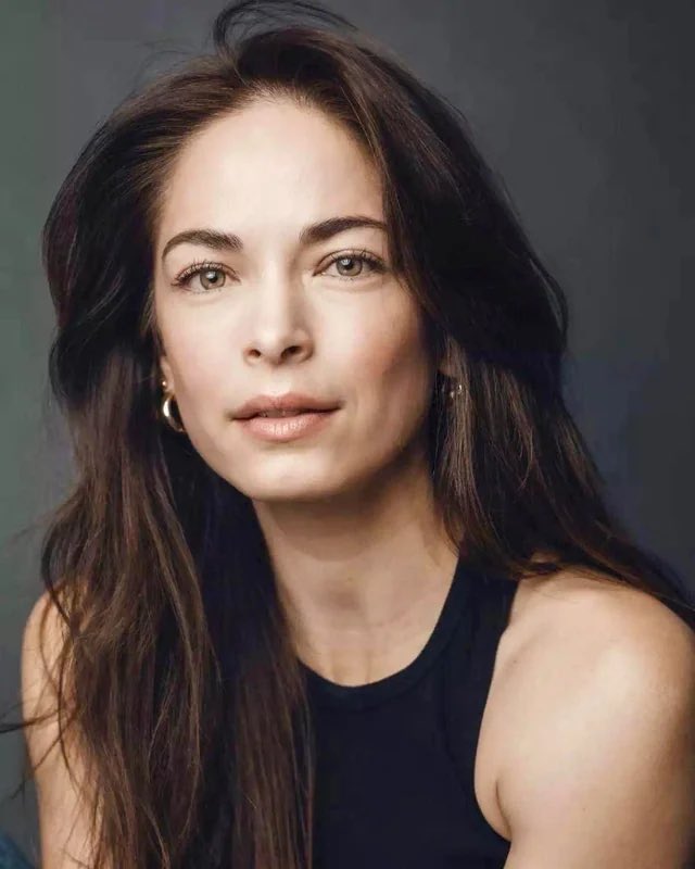 DailyKristinK's tweet photo. Watch Kristin Kreuk's as she talks about Smallville's "requiem" on Talkville.

📎: https://t.co/8cqgbzpB0N https://t.co/BVkFs3L8UK