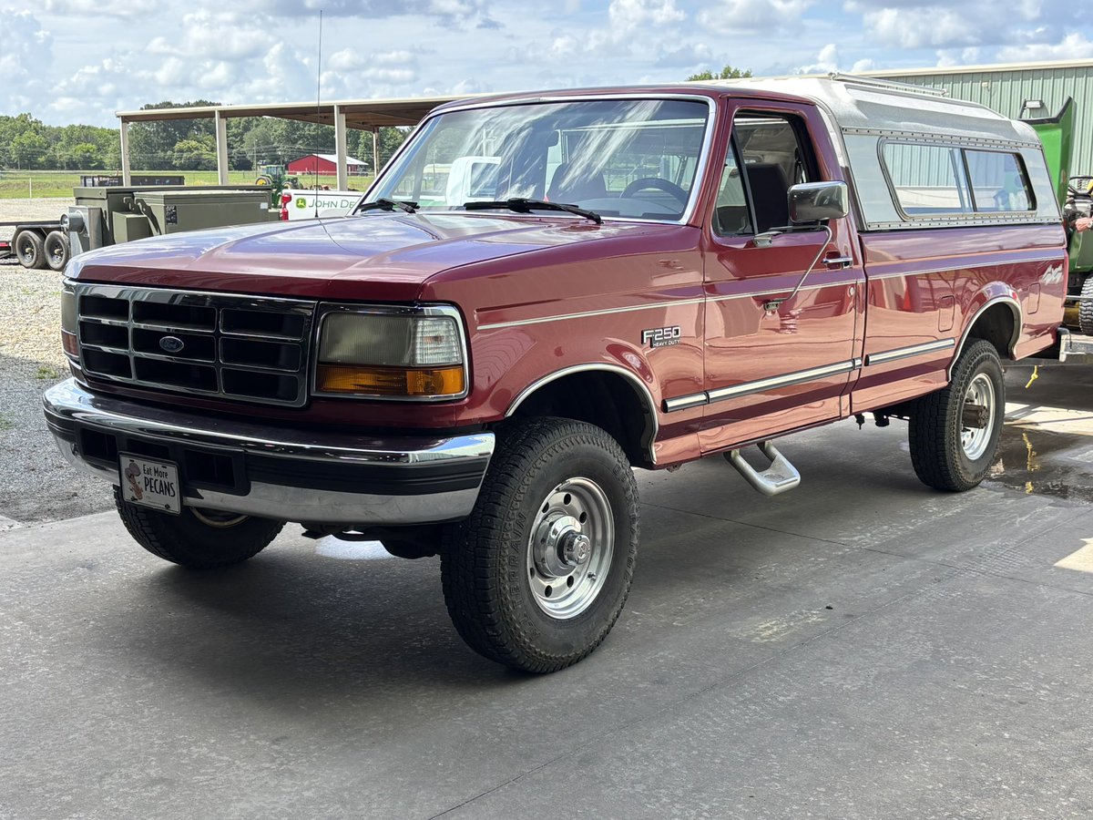 agjacketfan's tweet photo. They need to go back to making trucks like this bad boy 💪💪 https://t.co/SL7QONGdrl
