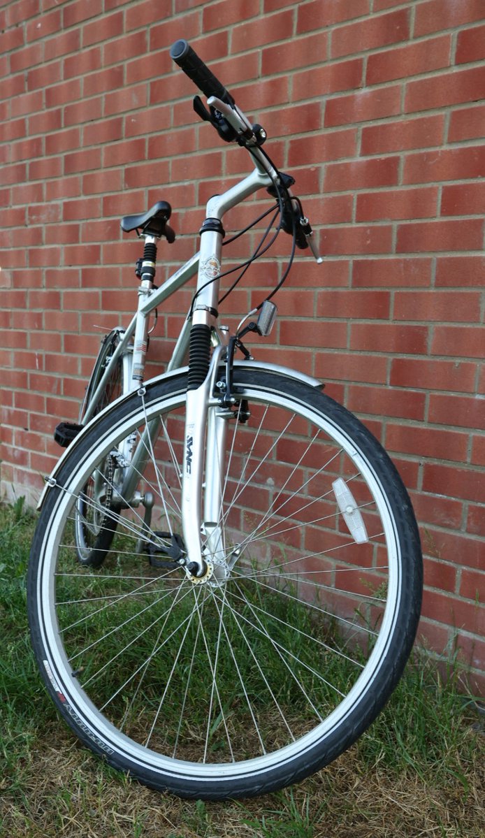 RJHCycle's tweet photo. For Sale: 
Marin San Anselmo 19" hybrid bike (refurbished) 
New parts: 
Headset bearings
Brake calipers (F&amp;R)
Bottom bracket
Pedals 
Rear wheel 
Chain
Cassette (8 speed)
Cables
Shifters (3x8)
Handlebar grips

£400 collection only (Central Bedfordshire) https://t.co/9fj2ZRRn9n