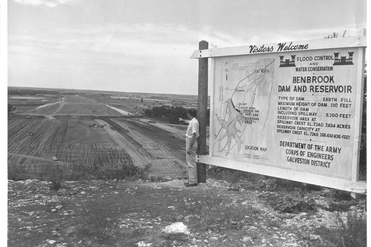 SwdUsace's tweet photo. Engineering a legacy.
#OTD in 1947, construction began on Benbrook Dam. Deliberate impoundment followed five years later, completing a massive #infrastructure asset that has managed regional flood risk and supported outdoor recreation for more than 70 years. #BenbrookLake https://t.co/UxSEEmLj0o