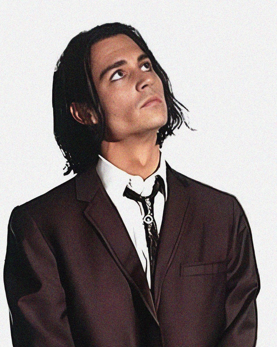 LittlePeeps1963's tweet photo. "How many times must a man look up, before he can see the sky?" ~ Bob Dylan

#JohnnyDepp
#IStandWithJohnnyDepp
#JohnnyDeppIsABeautifulSoul
#JohnnyDeppIsARockStar
#JohnnyDeppWon
#JohnnyDeppKeepsWinning
#JohnnyDeppIsLoved
#NeverFearTruth
#JohnnyDeppIsALegend
#TeamDepp

📸 To owners https://t.co/TxMZHaq0B6