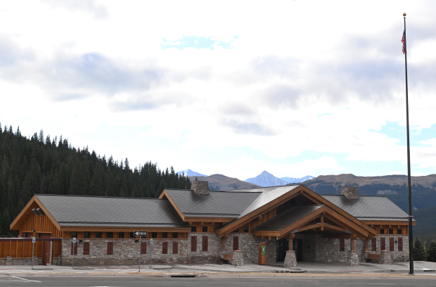 SIPAtweets's tweet photo. The SIP roof system wasn’t just about performance—it shaped the design of this high-altitude project in Frisco, Colorado.

#SIPsBuildBetter #SIPConstruction #PanelizedConstruction @PremierSIPs
https://t.co/bypP6Avtbh https://t.co/z3sKa7zTb5