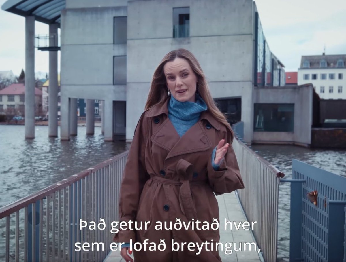 flamptiton's tweet photo. Hildur Björnsdóttir braut öll helstu loforð XD fyrir kosningar. 

Borgarlínumál, heimgreiðslur, afgerandi skattalækkanir, þétting byggðar, bílastæðamál. 

Hún hefði getað uppfyllt öll loforðin með hægri meirihluta en ákvað að svíkja kjósendur sína frekar. 

Viðreisn fékk allt. https://t.co/qoEn8I419H