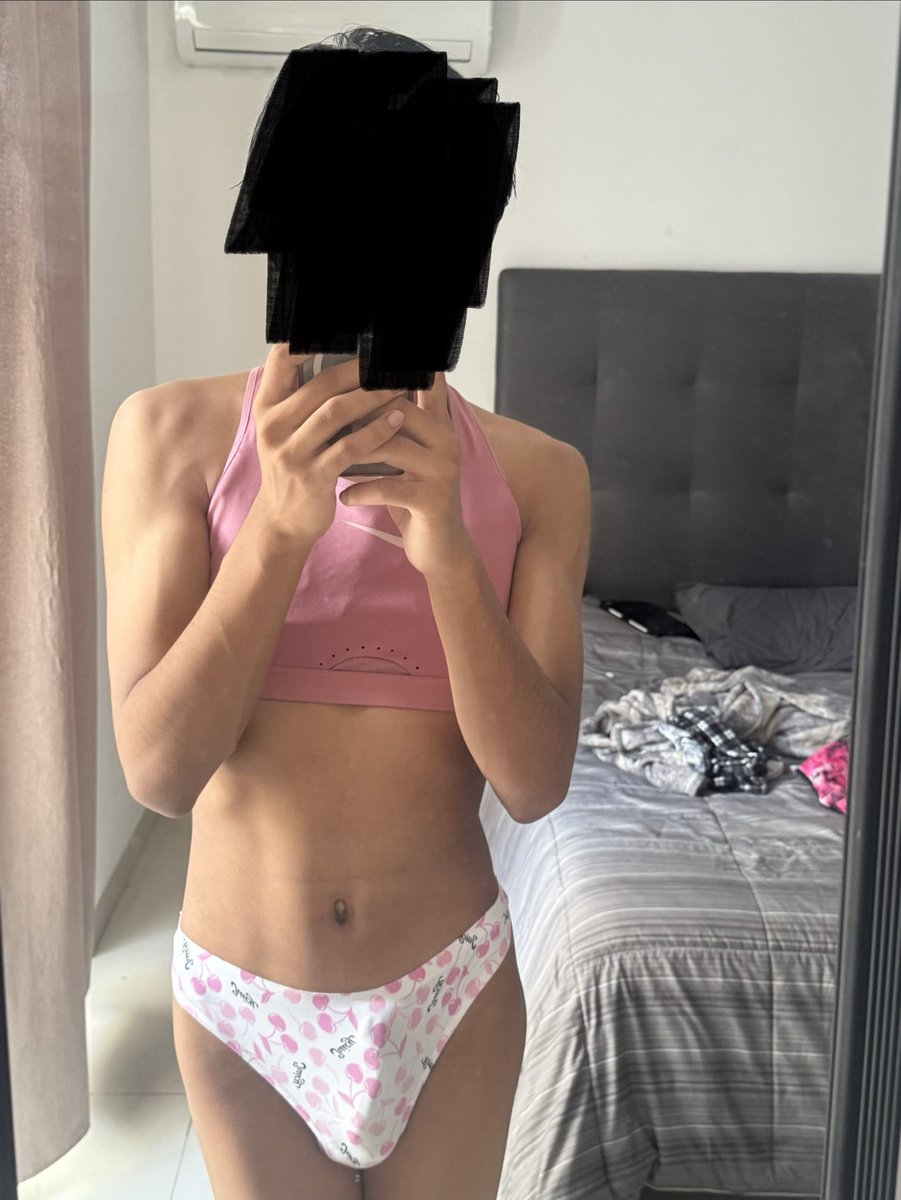 Sisslae's tweet photo. I want to corrupt some boys with girlfriends 🤭 #femboymexico #femboy #sissy #gay #nsfwtwt https://t.co/OzcSte175J