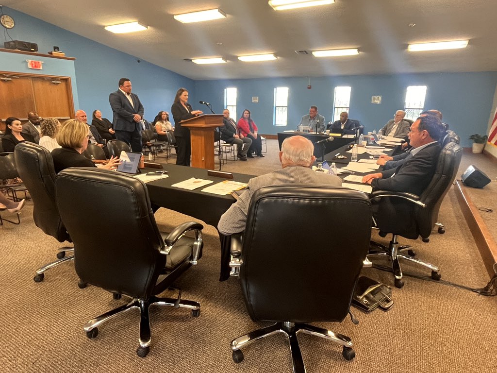 OklaDOC's tweet photo. ODOC is proud to announce the confirmation of two outstanding leaders within our agency by the Board.

Today, Willis Pettit was confirmed as warden of OSP and Kelsey Fisher as warden of Mabel Bassett CC. Their dedication and commitment to the our mission strengthens the agency. https://t.co/8PjJcXqKpV
