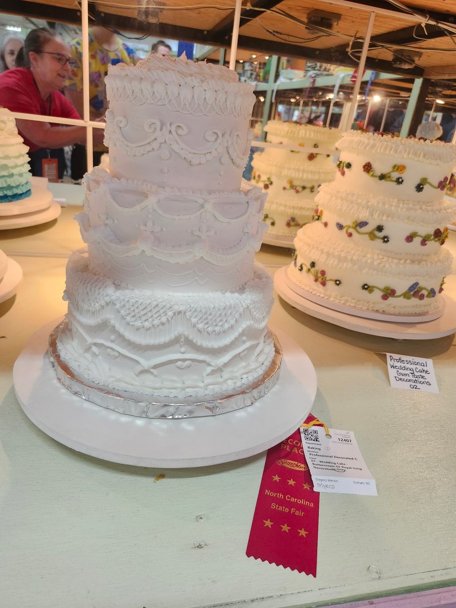 NCStateFair's tweet photo. Everyone loves the decorated cakes each year at the N.C. State Fair! 🎂

This past year, Gregory Wenxin Myers of Durham placed second in the Professional Decorated Cake competition for his wedding cake. Great detail! #NoTimeLikeFairTime #NCStateFair https://t.co/ixW18m8jW0